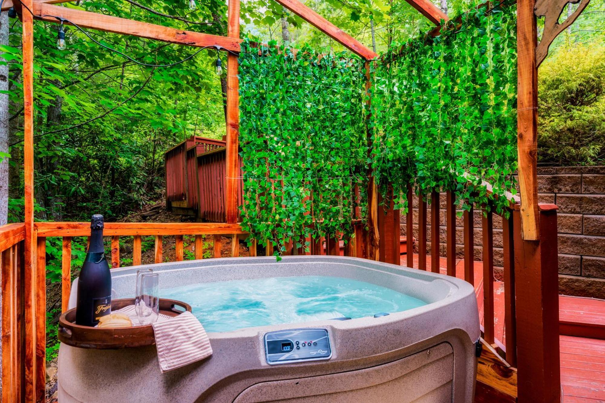 Cabin In A Gated Resort With Seasonal Resort Pool Pigeon Forge Εξωτερικό φωτογραφία